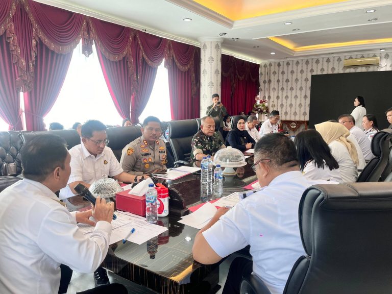 Kaban Hadiri Rapat Bersama Forkopimda